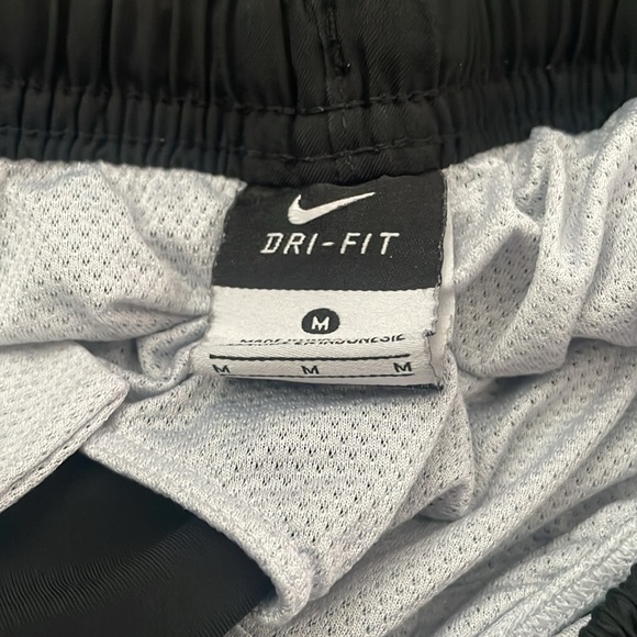NIKE Dri Fit Shorts - Picture 3 of 4